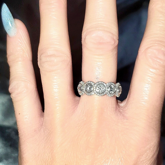 Diamond Ring - Picture 3 of 11